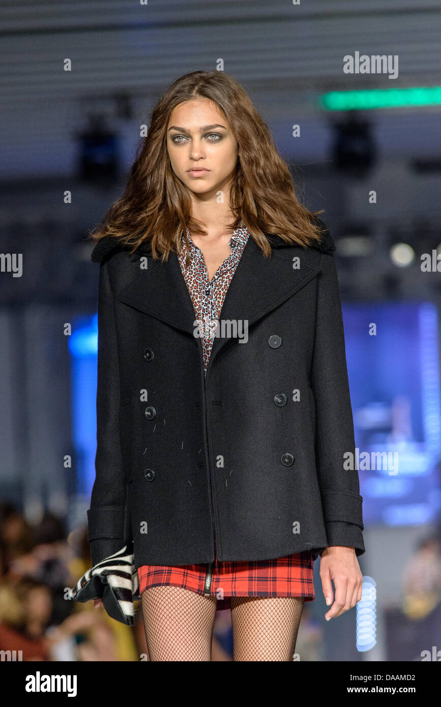 Mango clothes spain hires stock photography and images Alamy