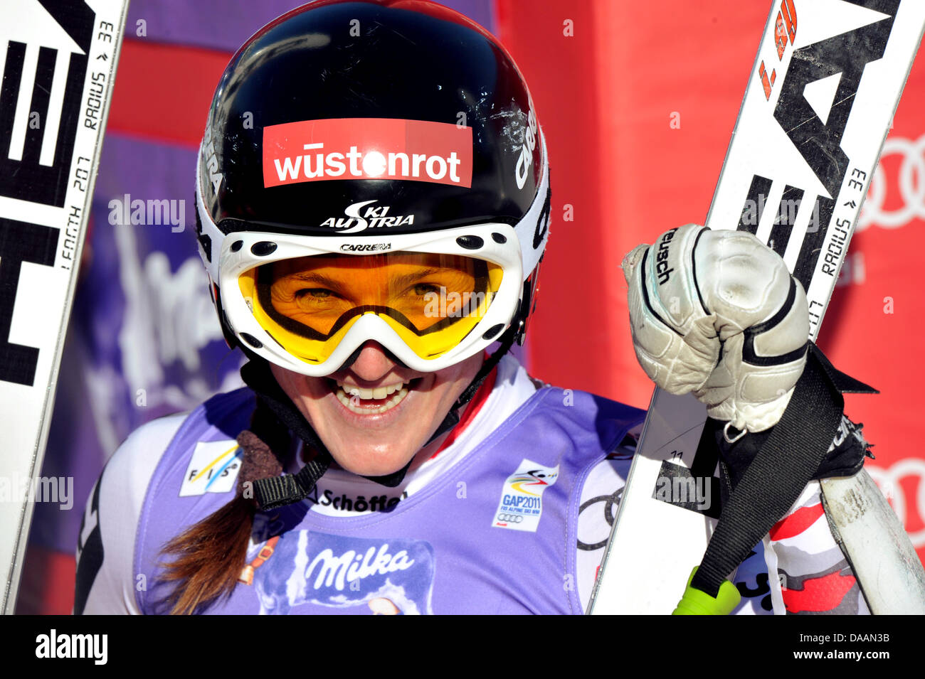 Julia Mancuso of the USA celebrates in the finish area of the Women's Super G race at the Alpine Skiing World Championships in Garmisch-Partenkirchen, Germany, 08 February 2011. Photo: Stephan Jansen Stock Photo