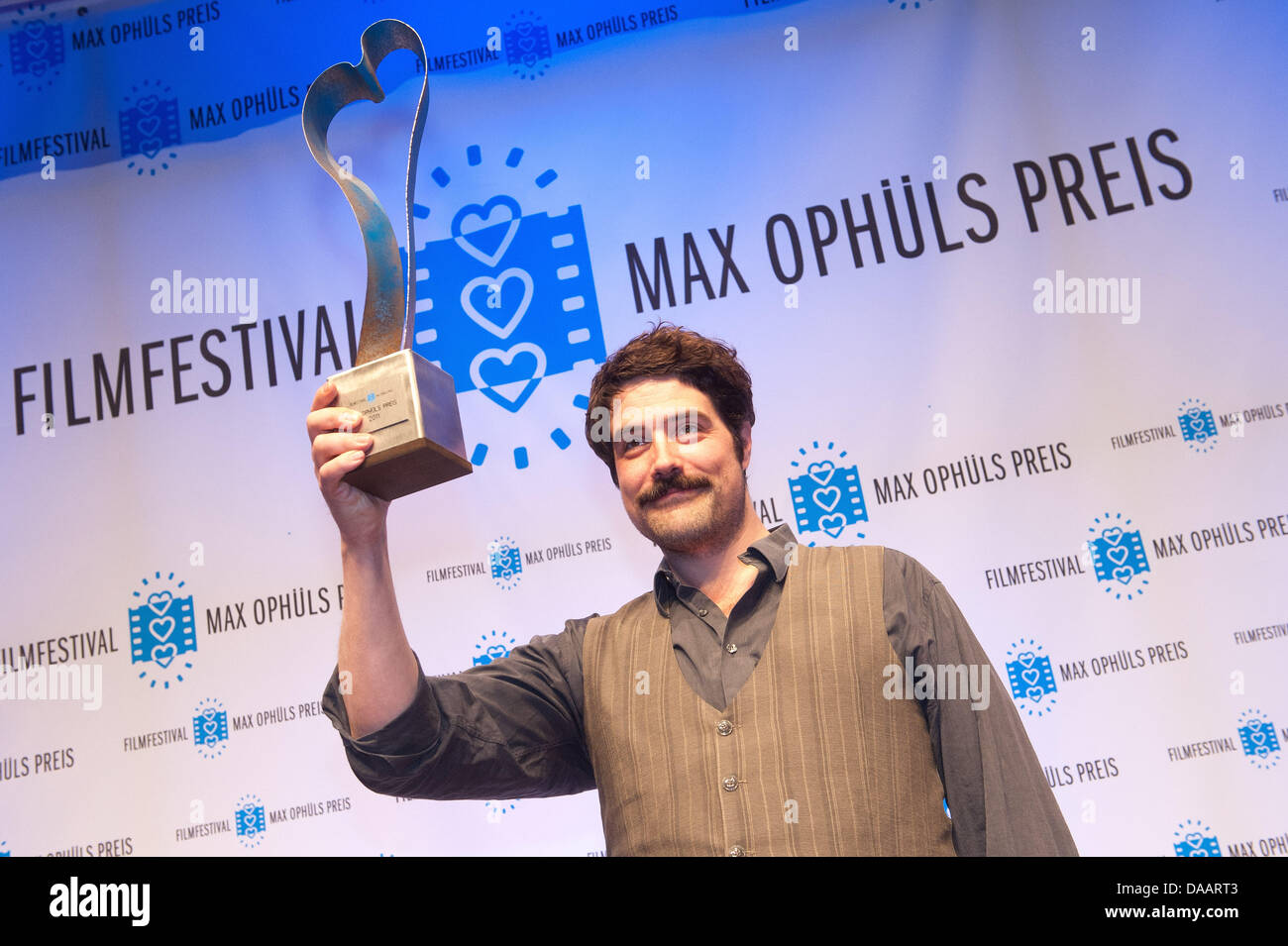 Director Johannes Naber is awarded with the 32nd Max Ophuels Prize for his film 'The Albanian' in Saarbruecken, Germany, 22 January 2011. The Max Ophuels Prize is a film prize for young directors from German speaking countries. Photo: Oliver Dietze Stock Photo