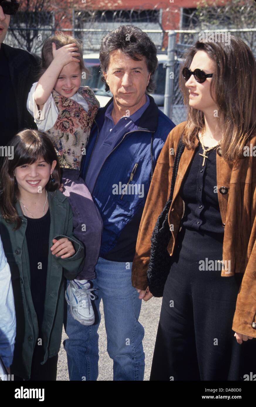 Dustin hoffman family hi-res stock photography and images - Alamy