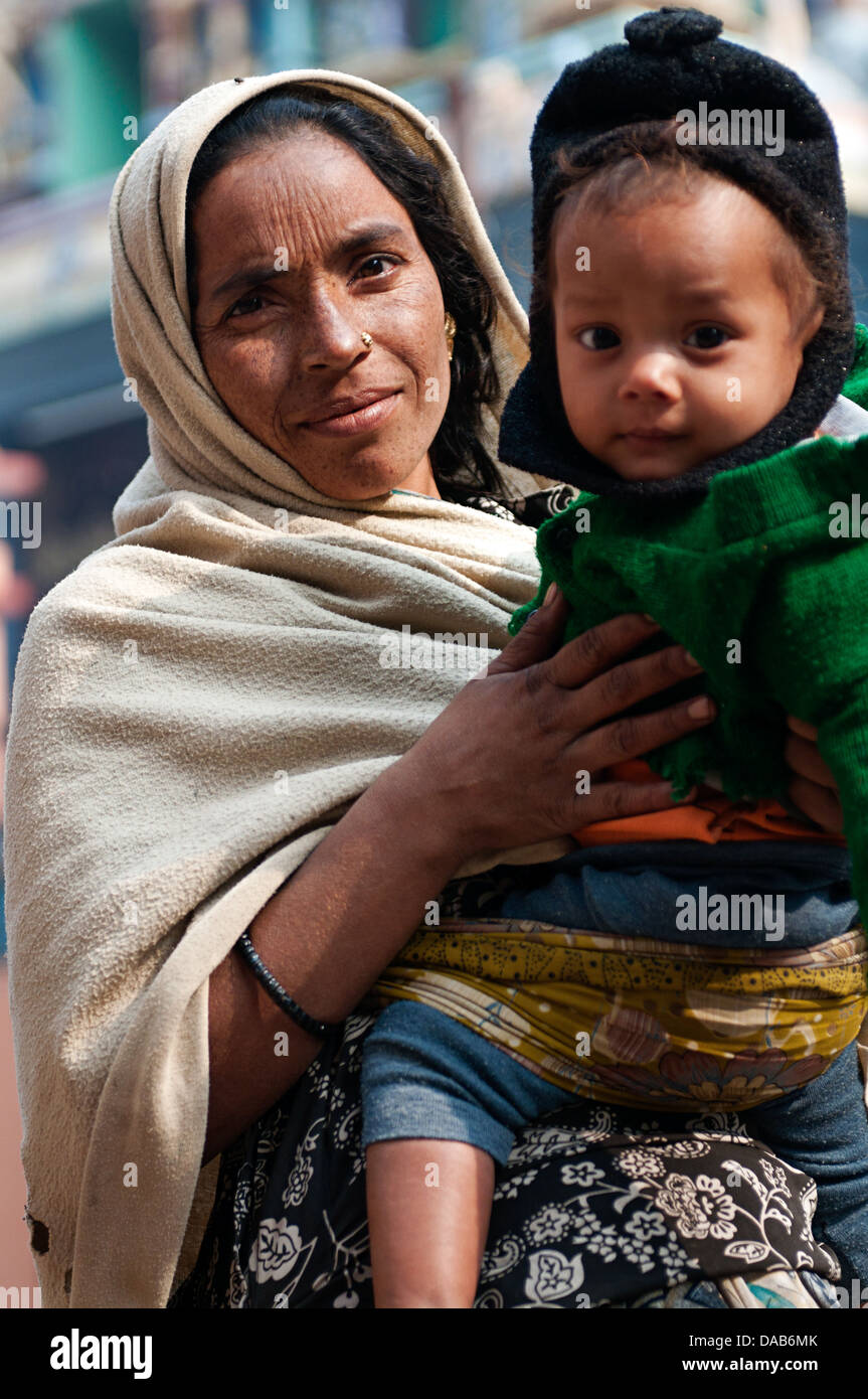 India woman baby varanasi hi-res stock photography and images - Alamy