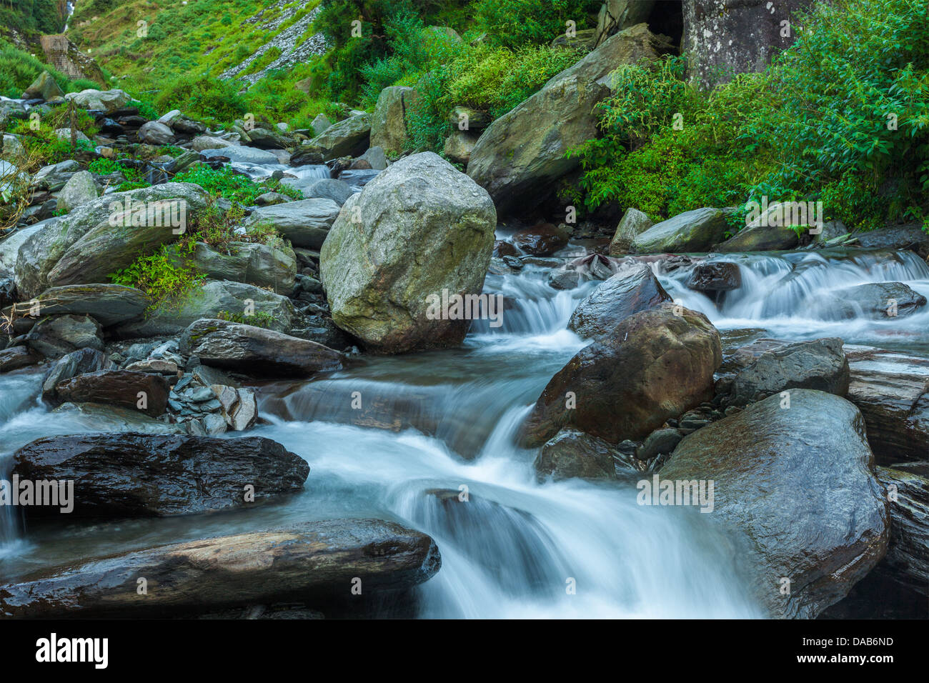 Mossy Rocks Fall Cascade falls over mossy rocks Stock Photo - Alamy