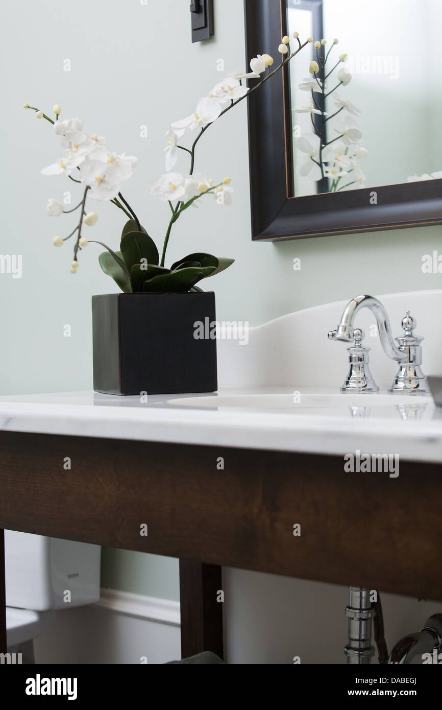 A high end bathroom and it's fixtures Stock Photo Alamy