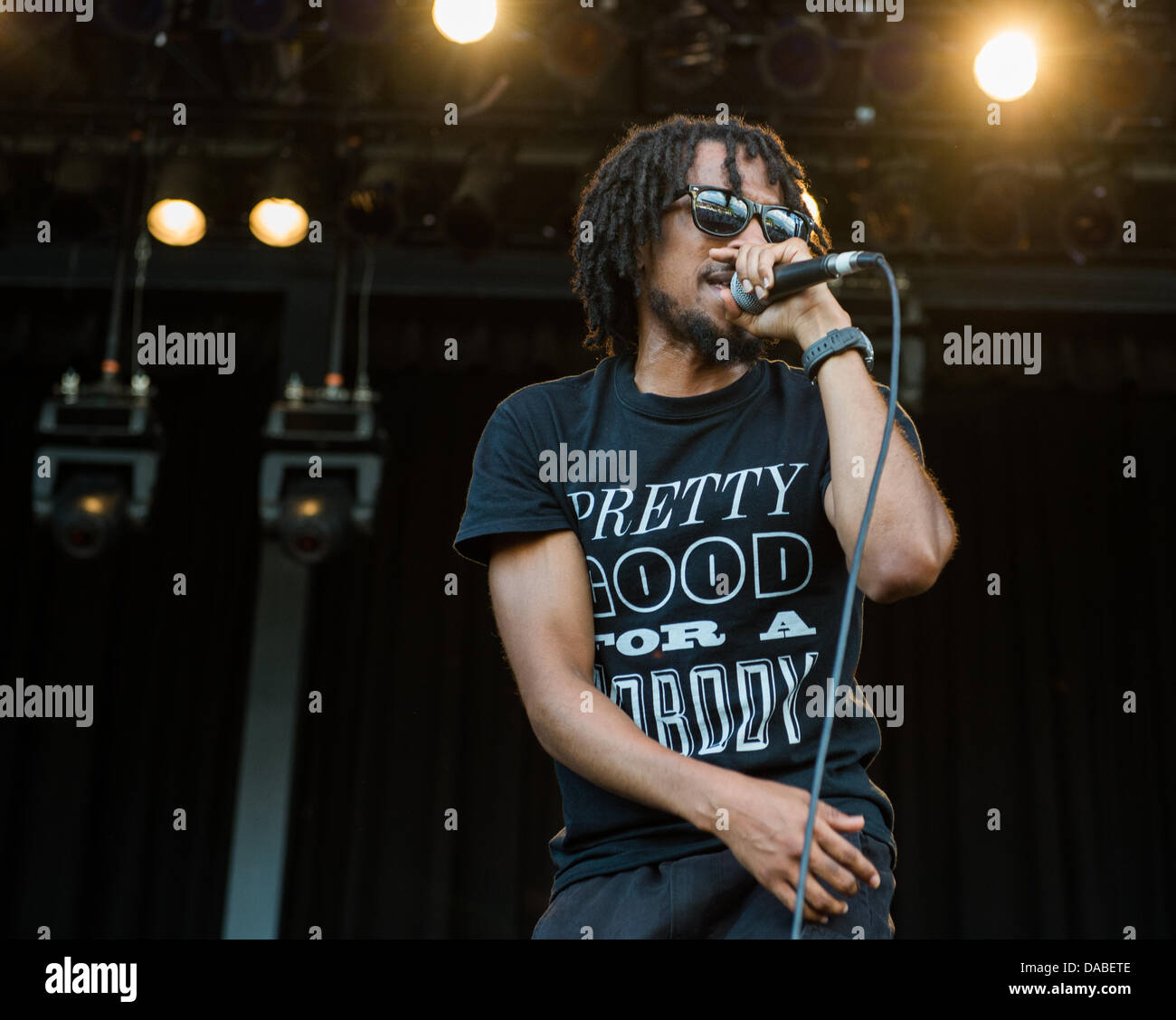Frankie Flowers performing live Stock Photo Alamy