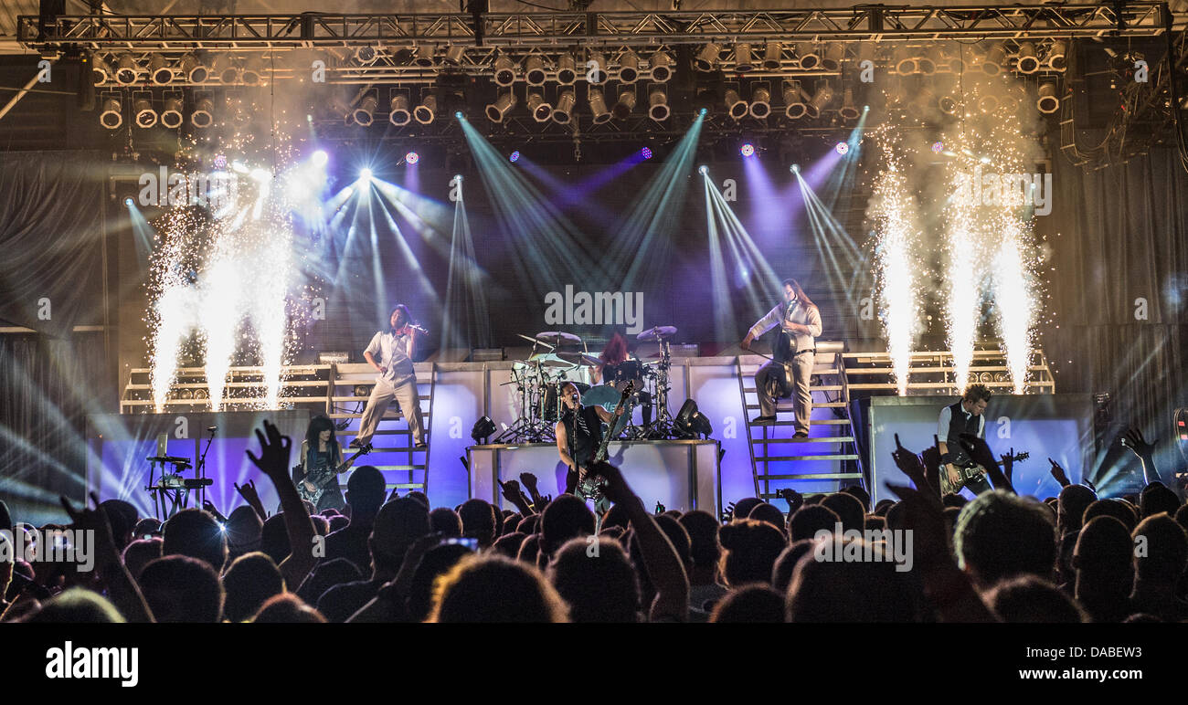 Skillet band hires stock photography and images Alamy