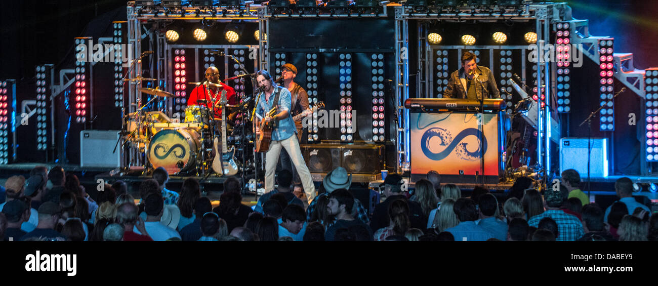 Jake Owen performing live in Milwaukee, WI Stock Photo