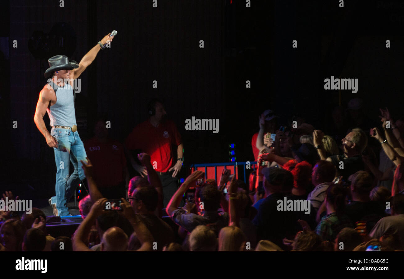 Tim McGraw performing live Stock Photo