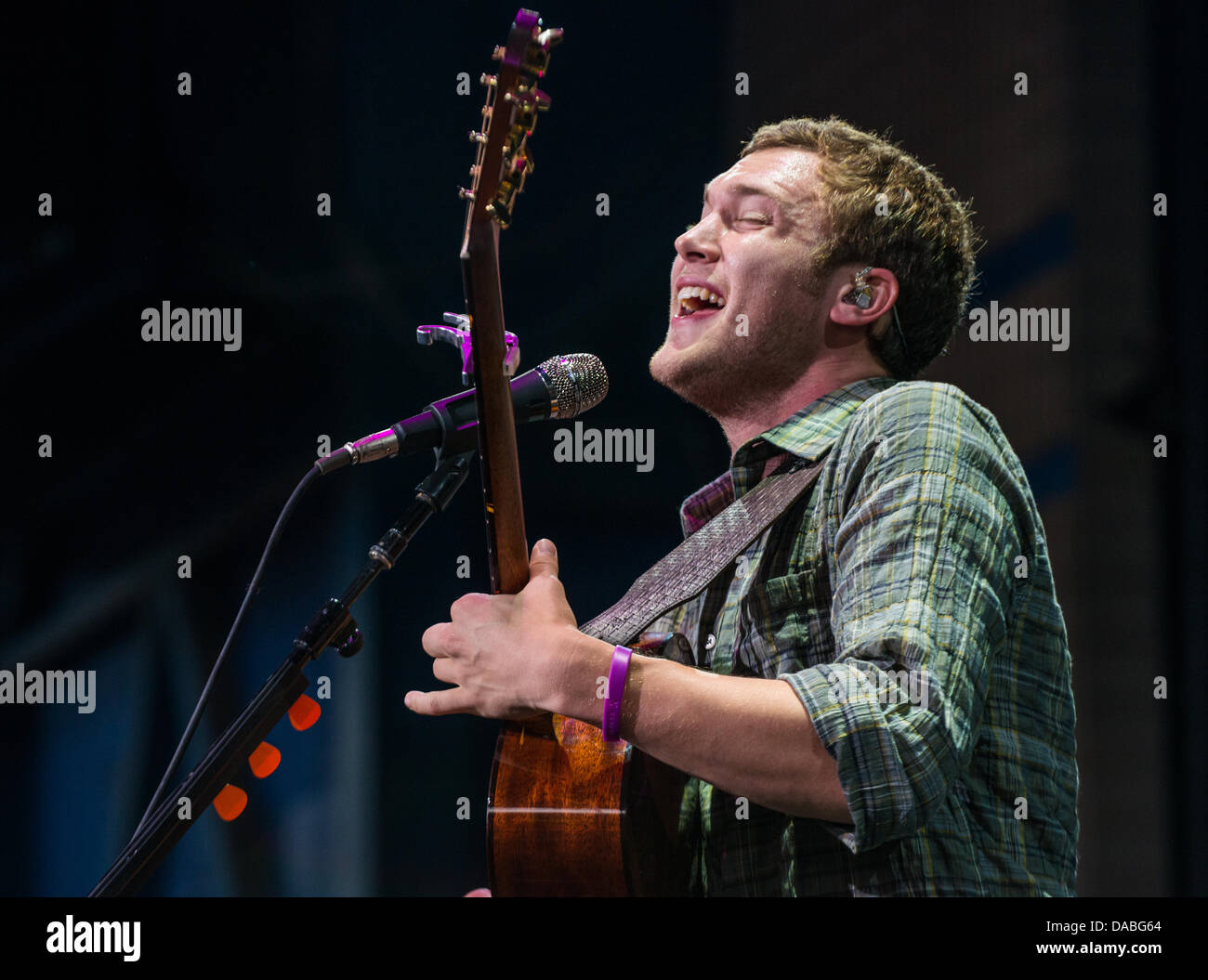 Phillip Phillips performing live Stock Photo