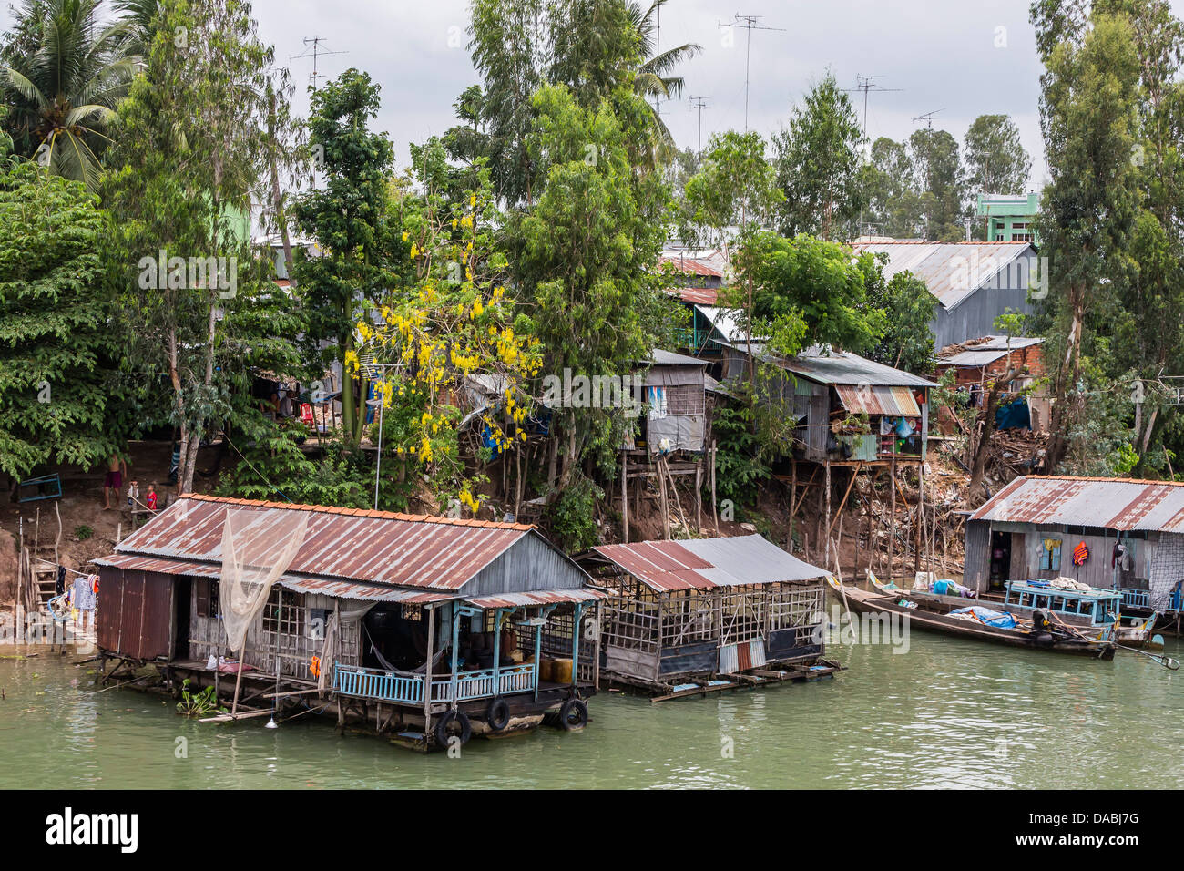 Daily Vietnamese river life on the Tan Chau Canal, Mekong ...