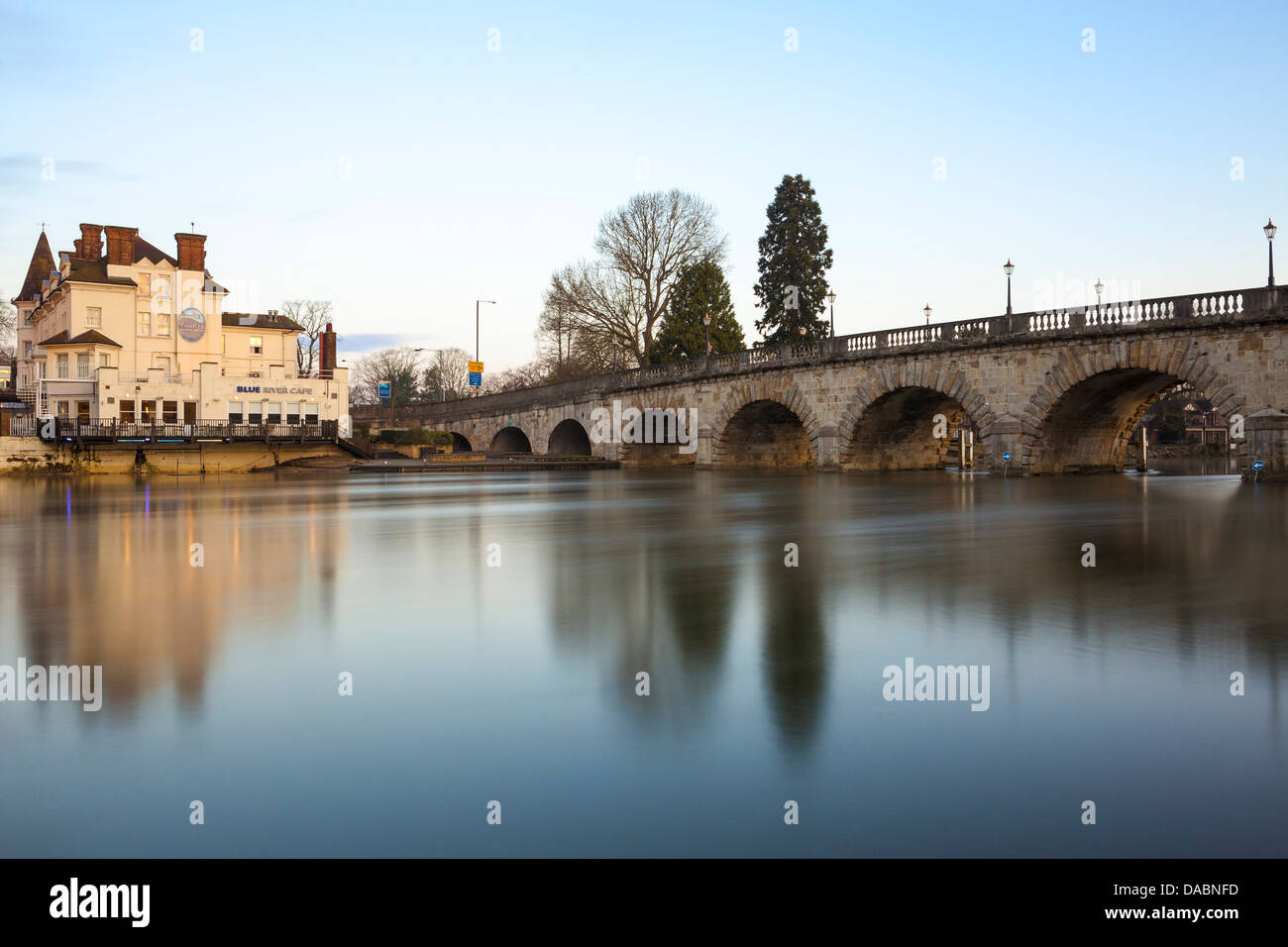 The Blue River Cafe and Bridge on the River Thames, Maidenhead, Berkshire, England, United Kingdom, Europe Stock Photo