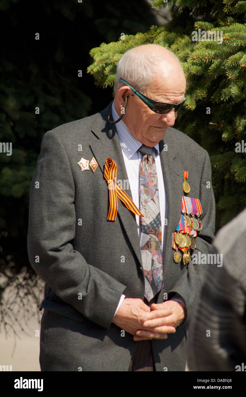 veteran of the World War II with his medals Stock Photo - Alamy