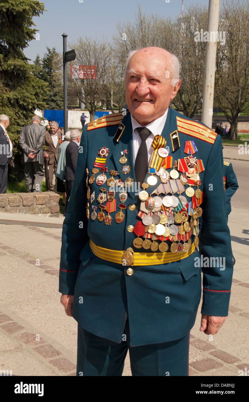 veteran of the World War II with his medals Stock Photo - Alamy