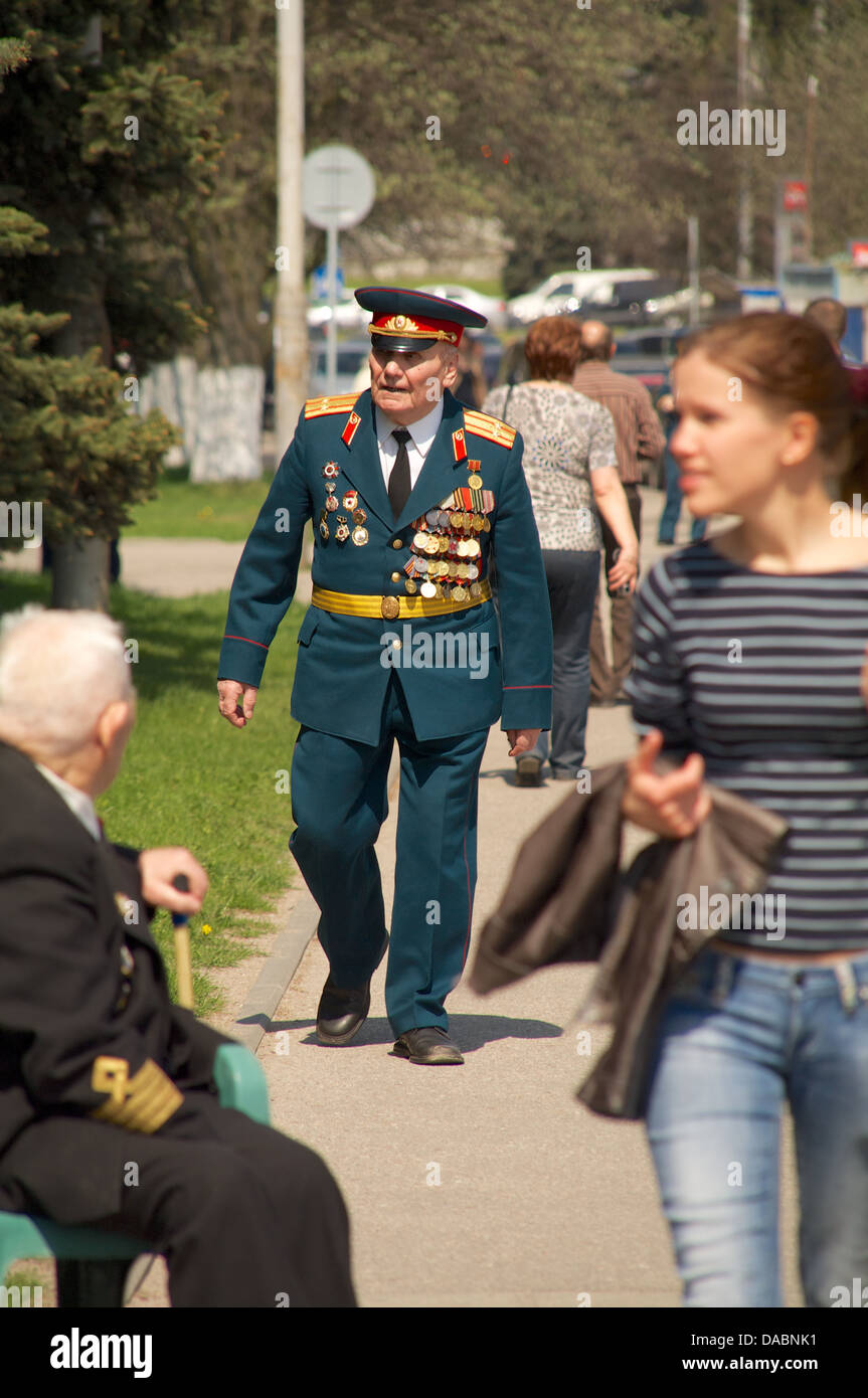 veteran of the World War II with his medals Stock Photo - Alamy