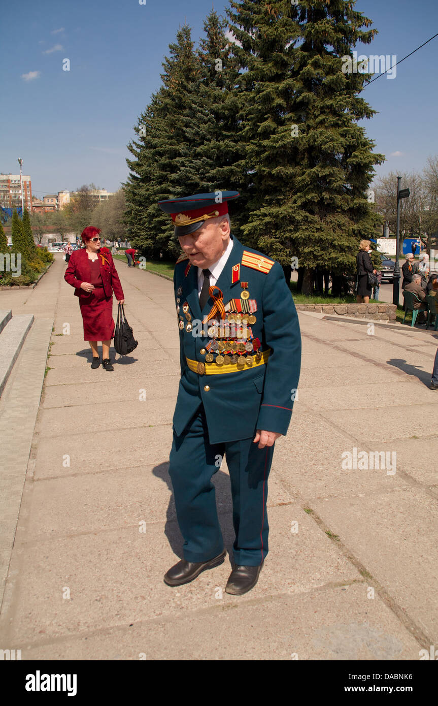 veteran of the World War II with his medals Stock Photo - Alamy