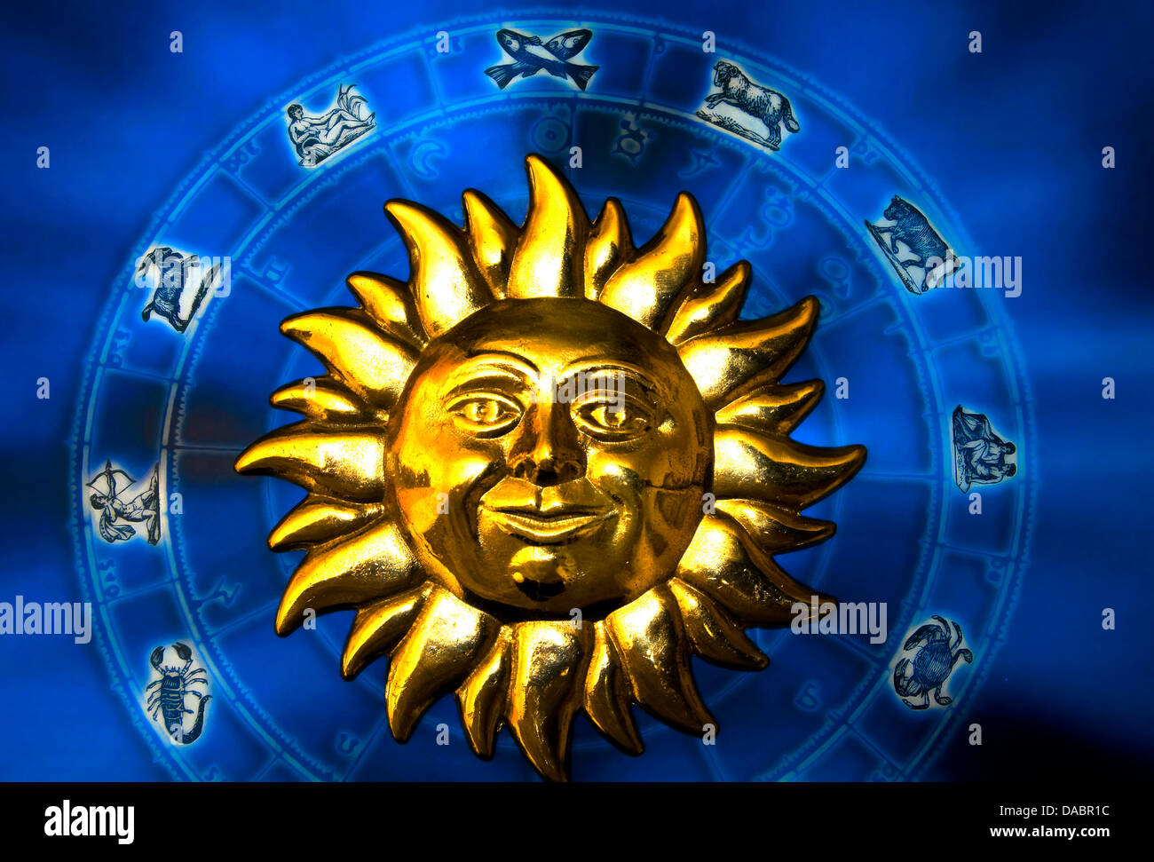 Солнечный зодиак. Солнце Зодиак. Астрологический символ солнца. Солнце в астрологии. Солнце в знаках зодиака.