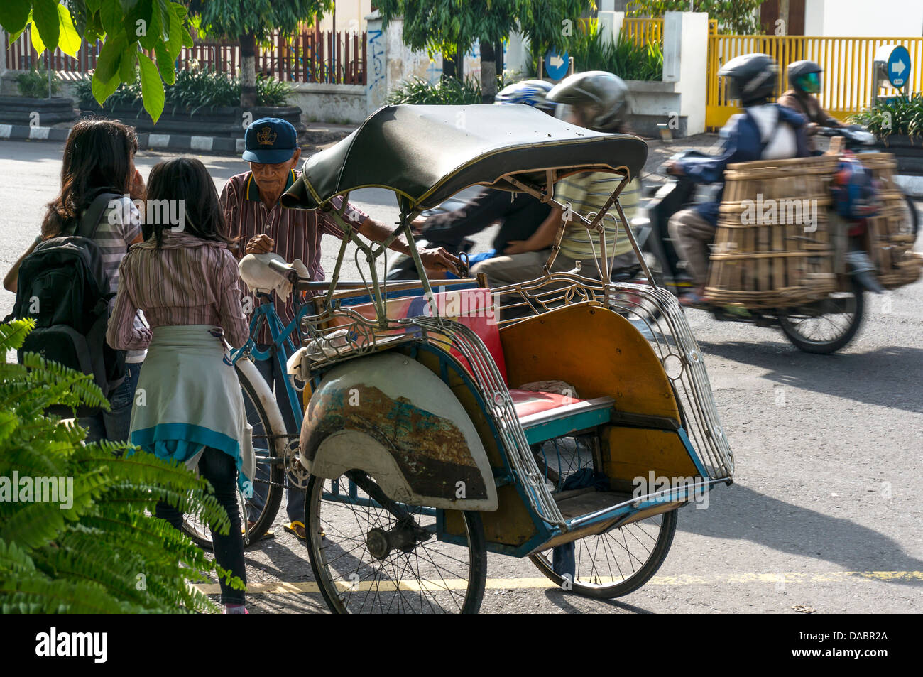 Indonesian streets hi-res stock photography and images - Alamy