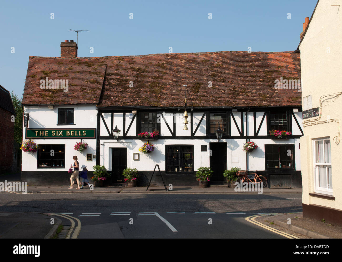 The Six Bells pub, Thame, Oxfordshire, UK Stock Photo