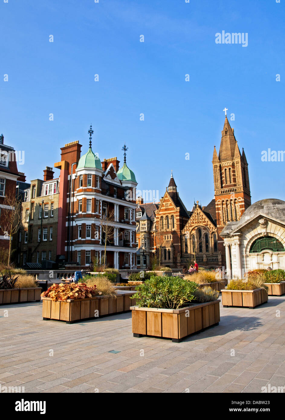 Brown Hart Gardens, a little known public garden on top of an electricity  substation, located off Duke Street near Oxford Street Stock Photo - Alamy