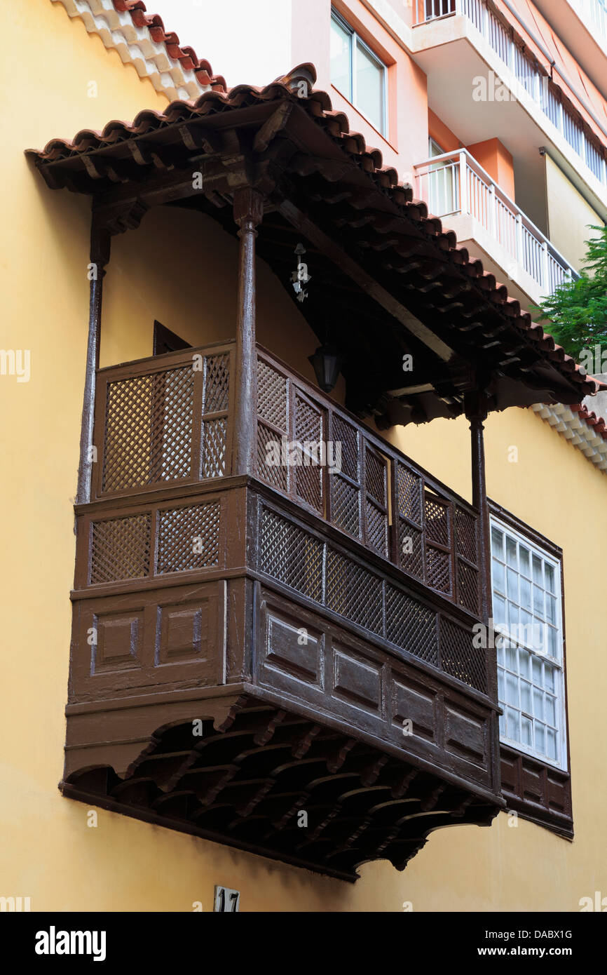 Wooden balcony on Calle Ruiz de Padron, Santa Cruz de Tenerife, Tenerife Island, Canary Islands