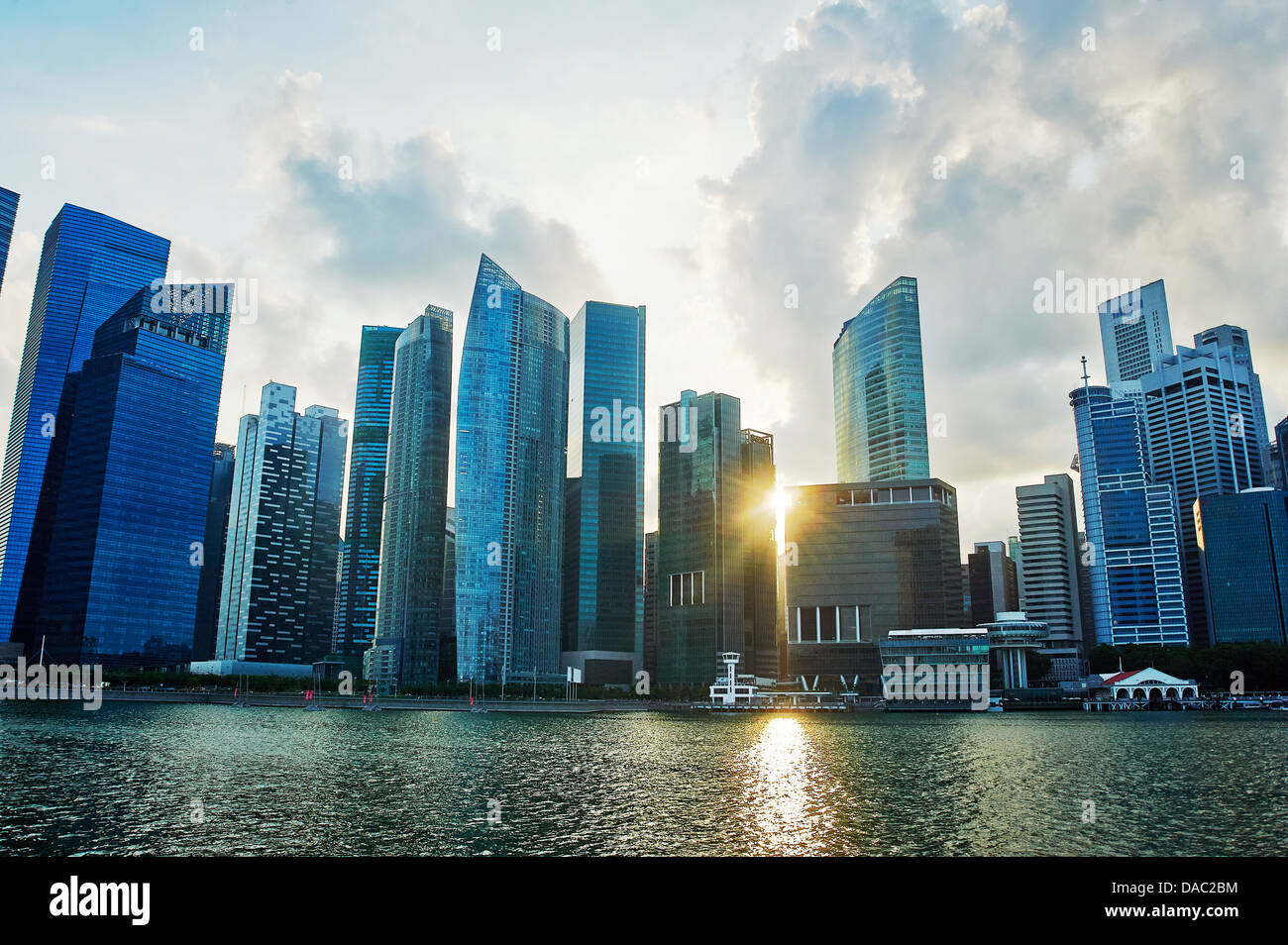 Singapore finance hi-res stock photography and images - Alamy