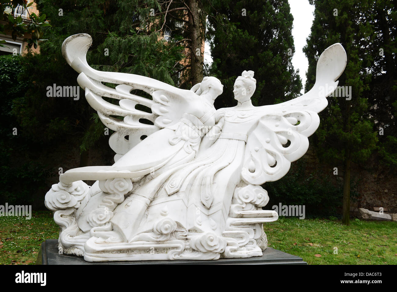 Verona Italy Romeo and Juliet Memorial Monument Stock Photo Alamy