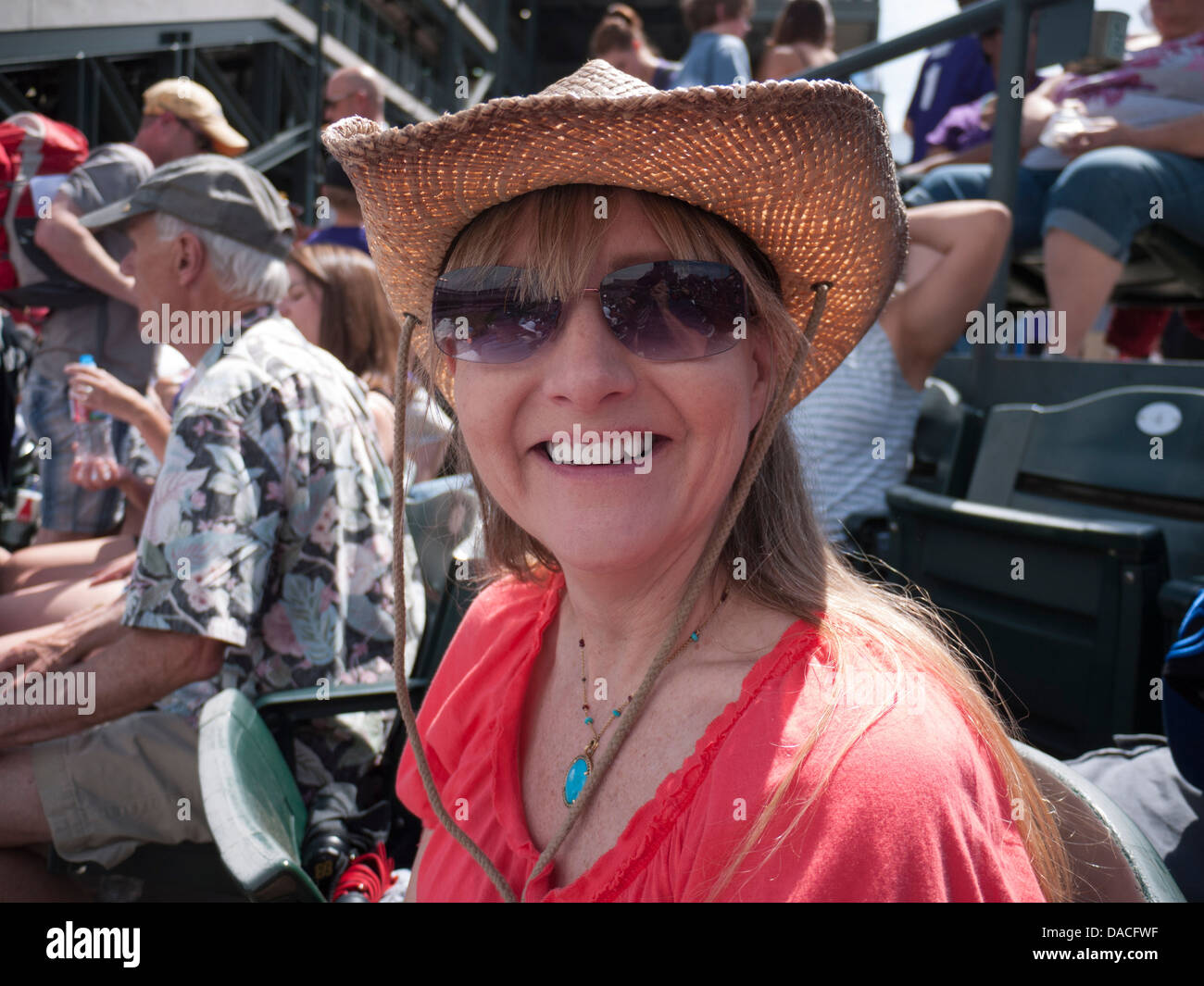 Woman outdoor event smiling hi-res stock photography and images - Alamy