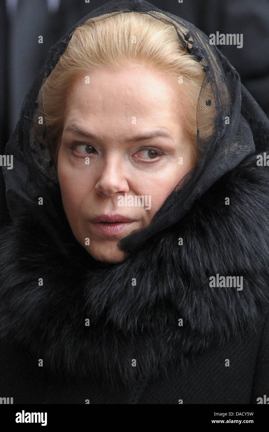 The widow of the former Czech President Vaclav Havel Dagmar Havlova arrives to the funeral service for her husband at St. Vitus Cathedral in Prague, Czech Republic, 23 December 2011. Havel died on 18 December 2011 aged 75. Photo: DAVID EBENER (ATTENTION: IMAGE DETAIL - BEST POSSIBLE QUALITY ) Stock Photo