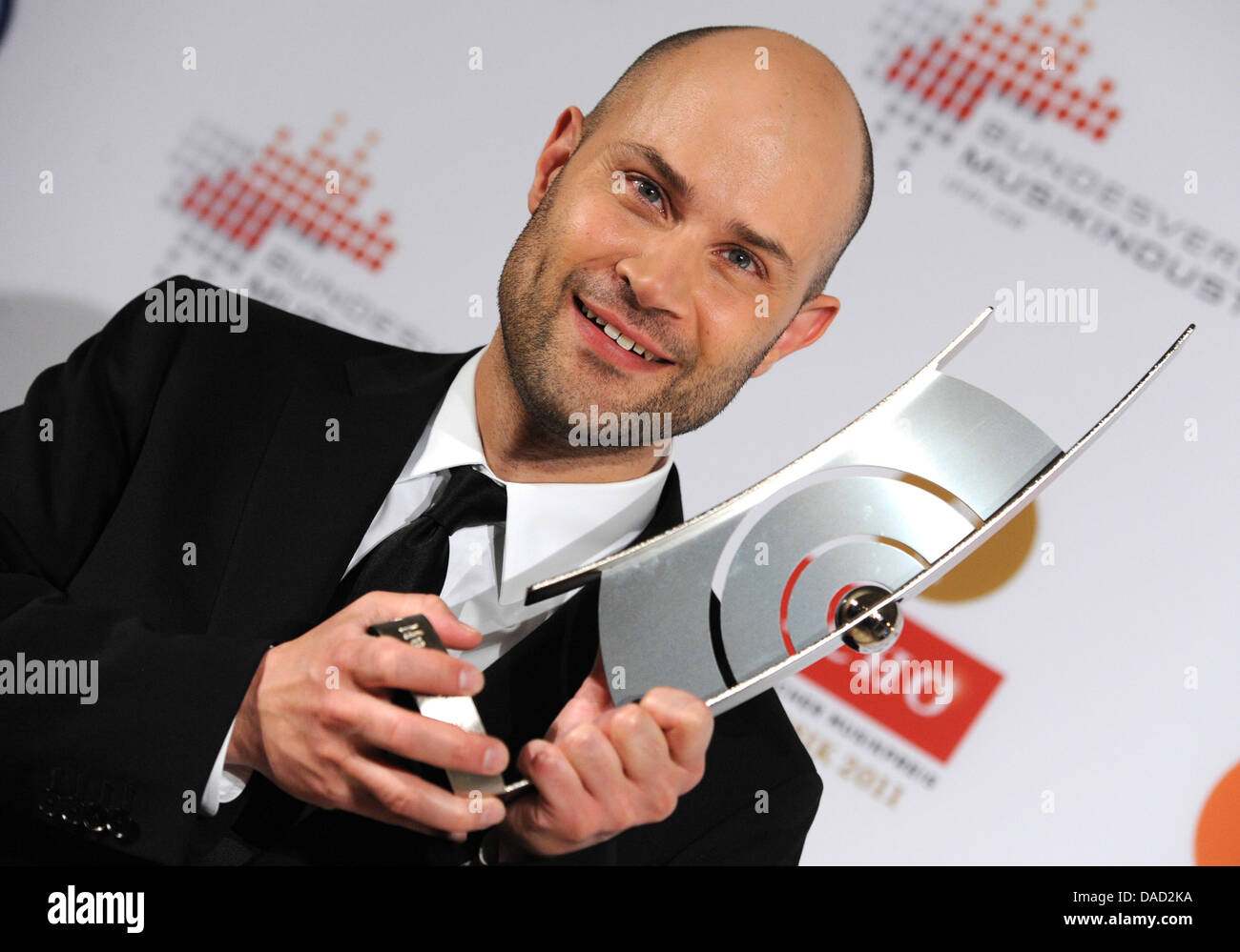 Countertenor Bejun Mehta presents his award in the category 'Opera Recording of the Year' of the Echo Classic Award 2011 held at the concert hall at the Gendarmenmarkt in Berlin, Germany, 02 October 2011. The German Phono Academy awards outstanding interpretations of classical music every year since 1994. The award is featured on German television since 1996 as TV-gala. Photo: Rain Stock Photo