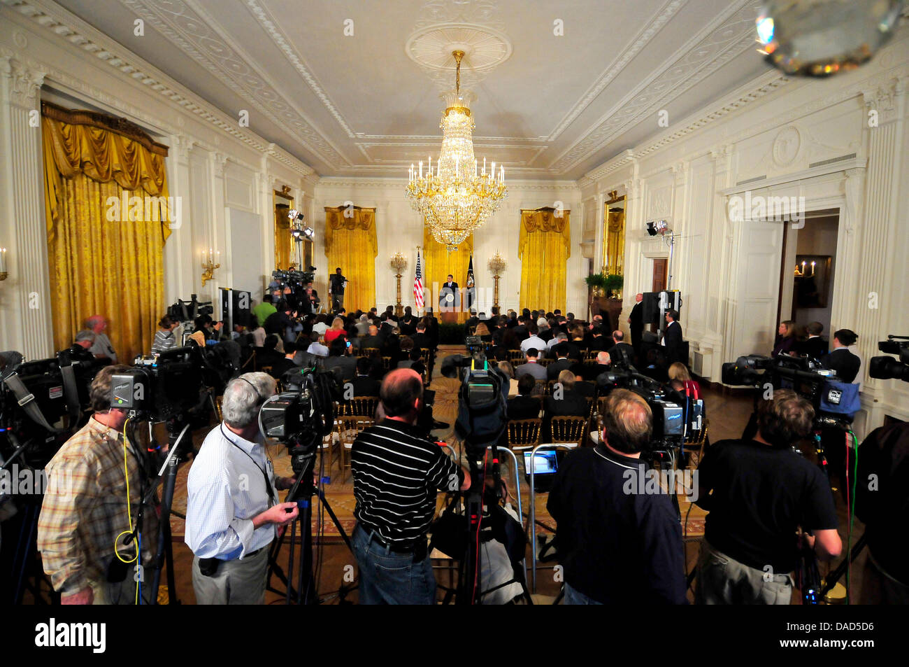 Wide view of United States President Barack Obama's press conference in ...