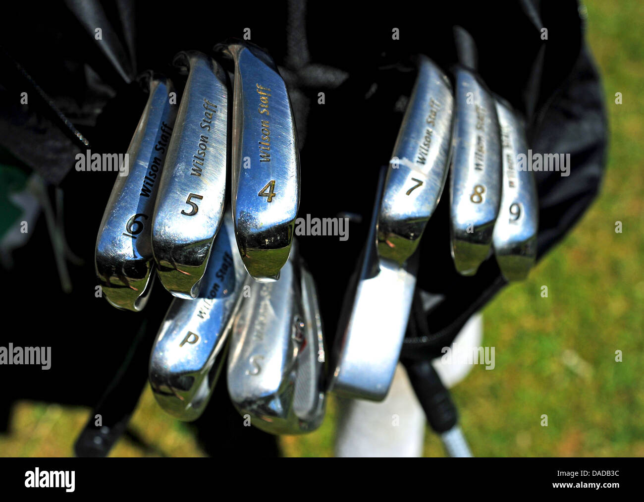 Wilson Staff Golf Clubs numbered irons Stock Photo Alamy