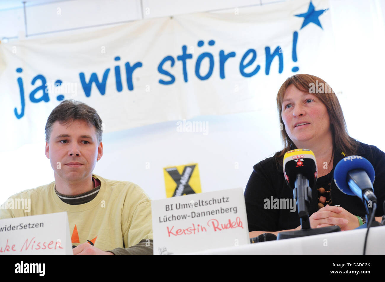 Hauke Nissen (L, widerSetzen) and Kerstin Rudek (Citizen's initiative environment protection Luechow-Dannenberg) attend a press conference of activist groups against castor transports in Hanover, Germany, 17 October 2011. The nuclear waste transport to the intermediate-storage facility in Gorleben will probably take place in November. The activists plan extensive protest actions. P Stock Photo