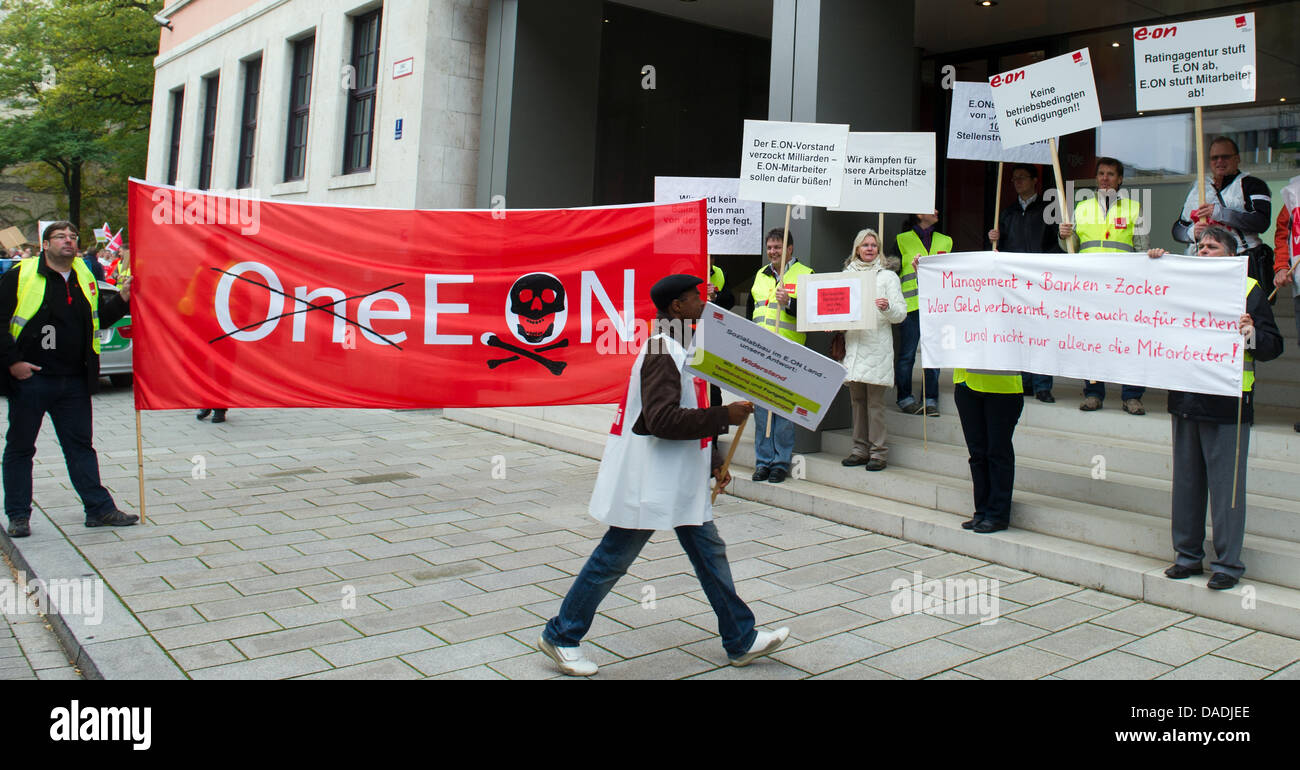 Employees Of The Energy Service Provider Eon Protest Against Staff Stock Photo Alamy