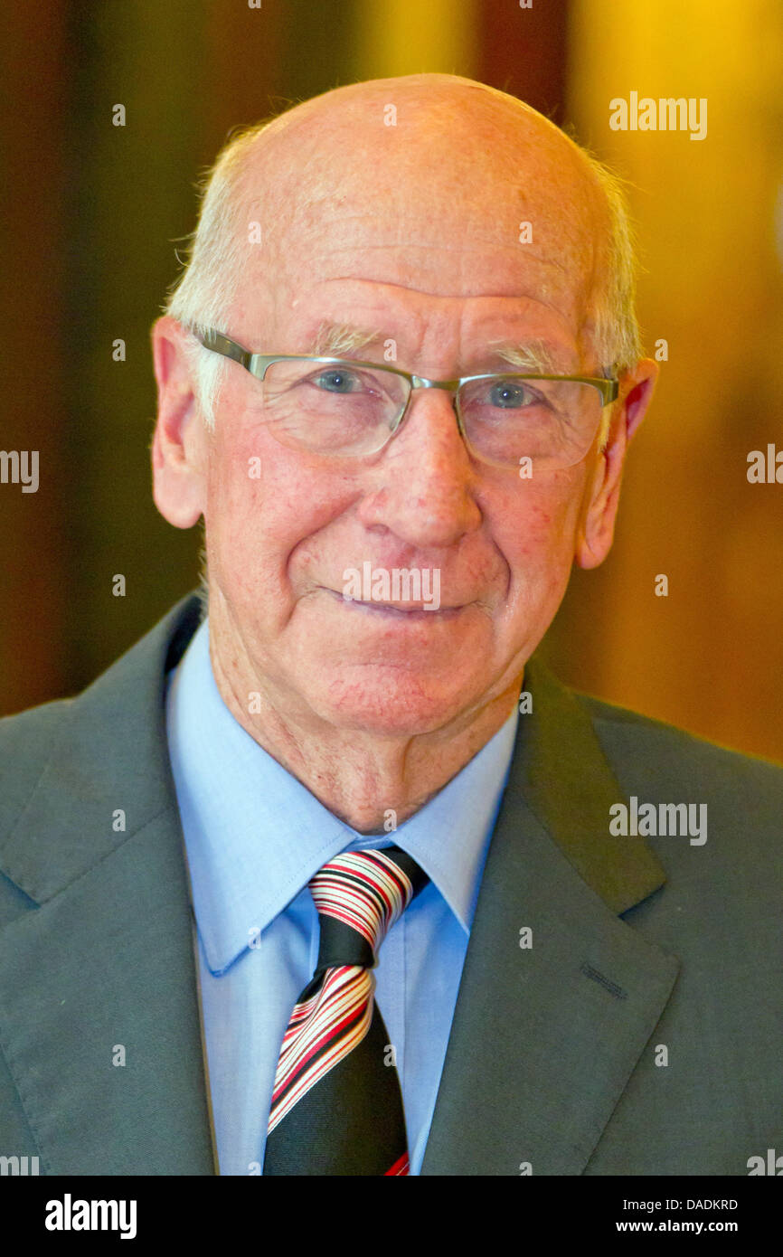 Bobby charlton hi-res stock photography and images - Alamy