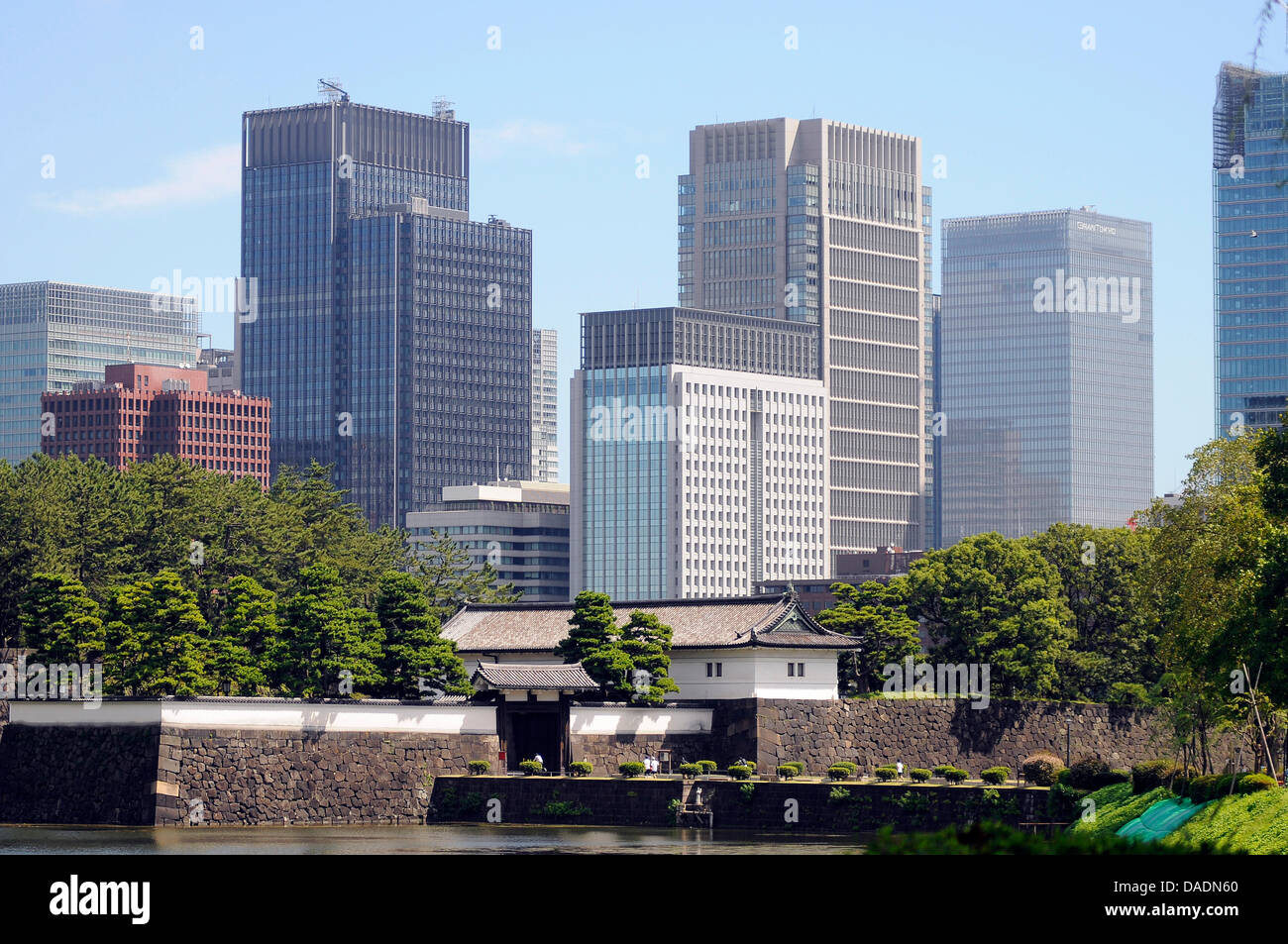 Tokyo emperors palace in tokyo hi-res stock photography and images - Alamy