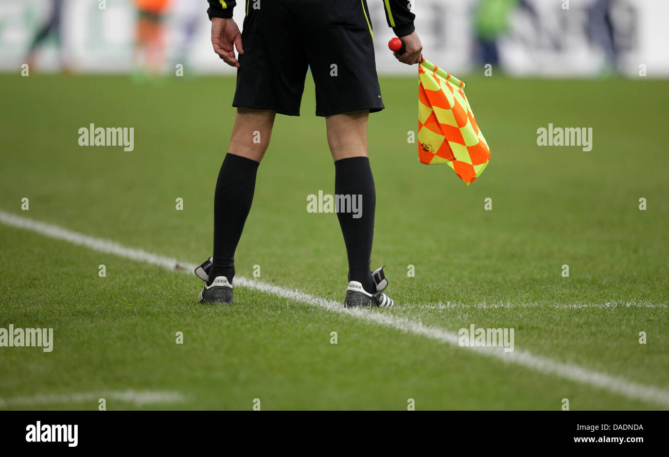 Referees assistant hi-res stock photography and images - Alamy