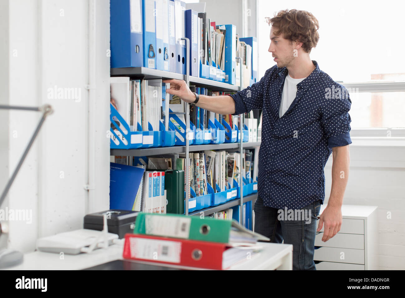 File shelf hires stock photography and images Alamy