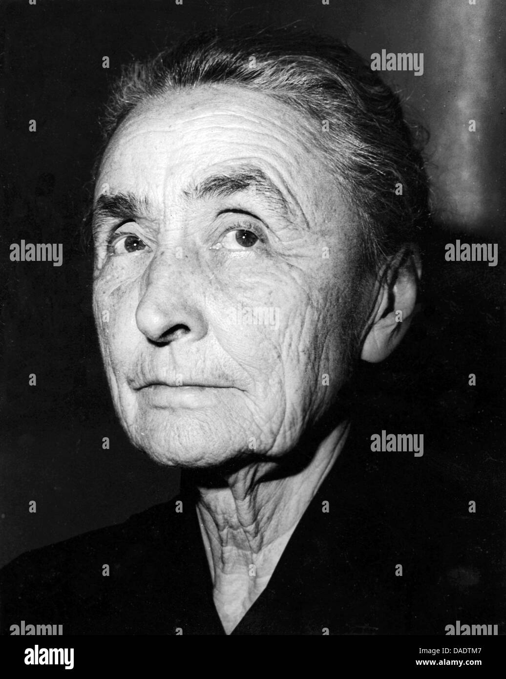 Artist Georgia O'Keeffe in 1962. Portrait by photographer Fred Stein (1909-1967) who emigrated 1933 from Nazi Germany to France and finally to the USA. Stock Photo