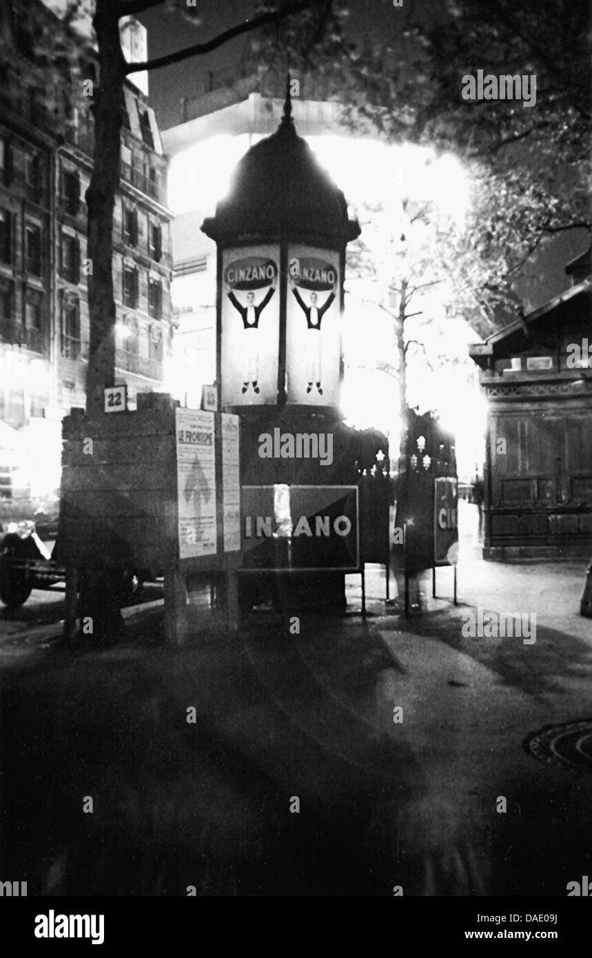 Paris 1937, Cinzano Advertising. Image by photographer Fred Stein (1909-1967) who emigrated 1933 from Nazi Germany to France and finally to the USA. Stock Photo