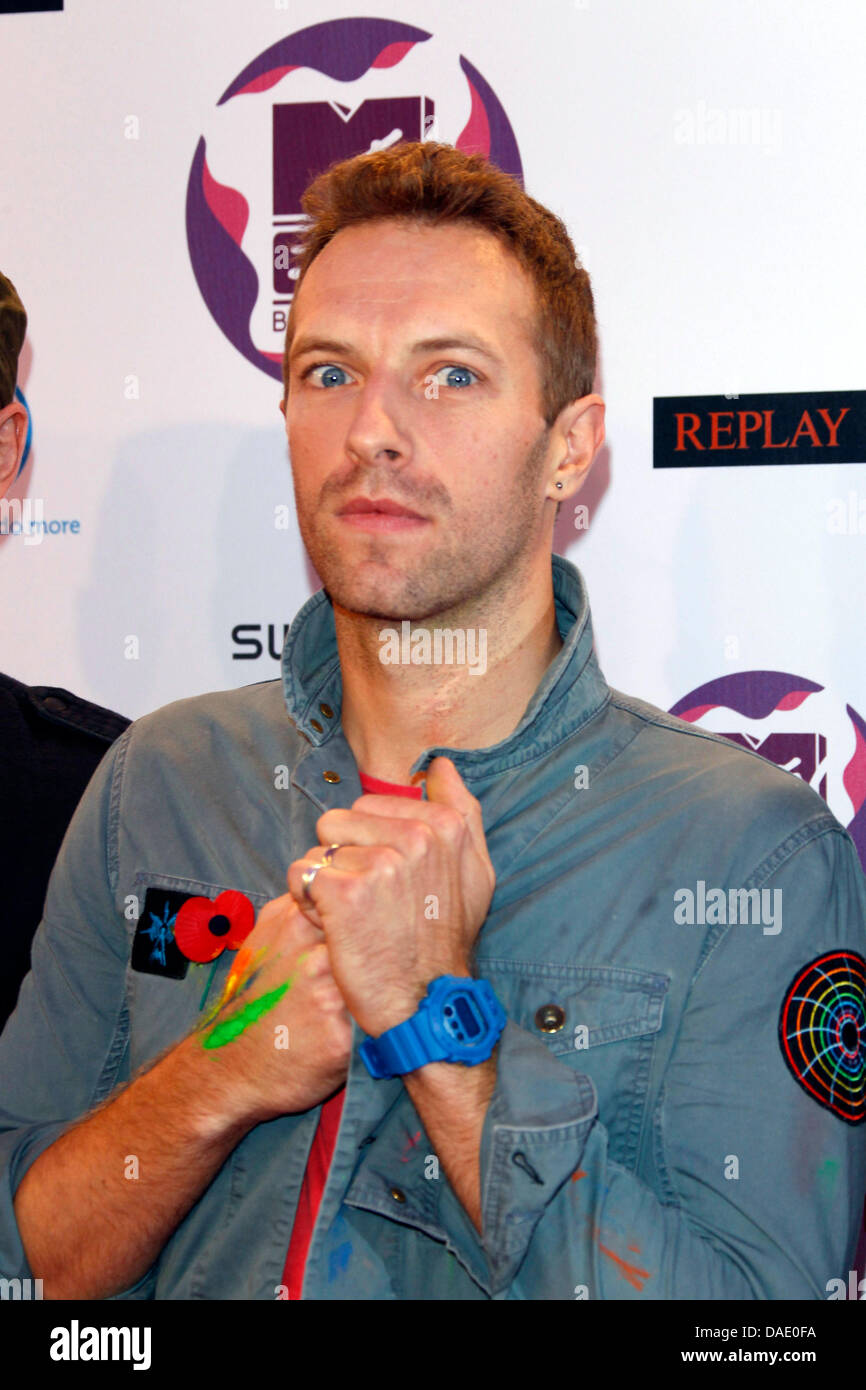 Musician Chris Martin Of Coldplay Poses On The Red Carpet Of The 2011 Mtv Europe Music Awards At Odyssey Arena In Belfast United Kingdom On 06 November 2011 Photo Hubert Boesl Stock Photo Alamy