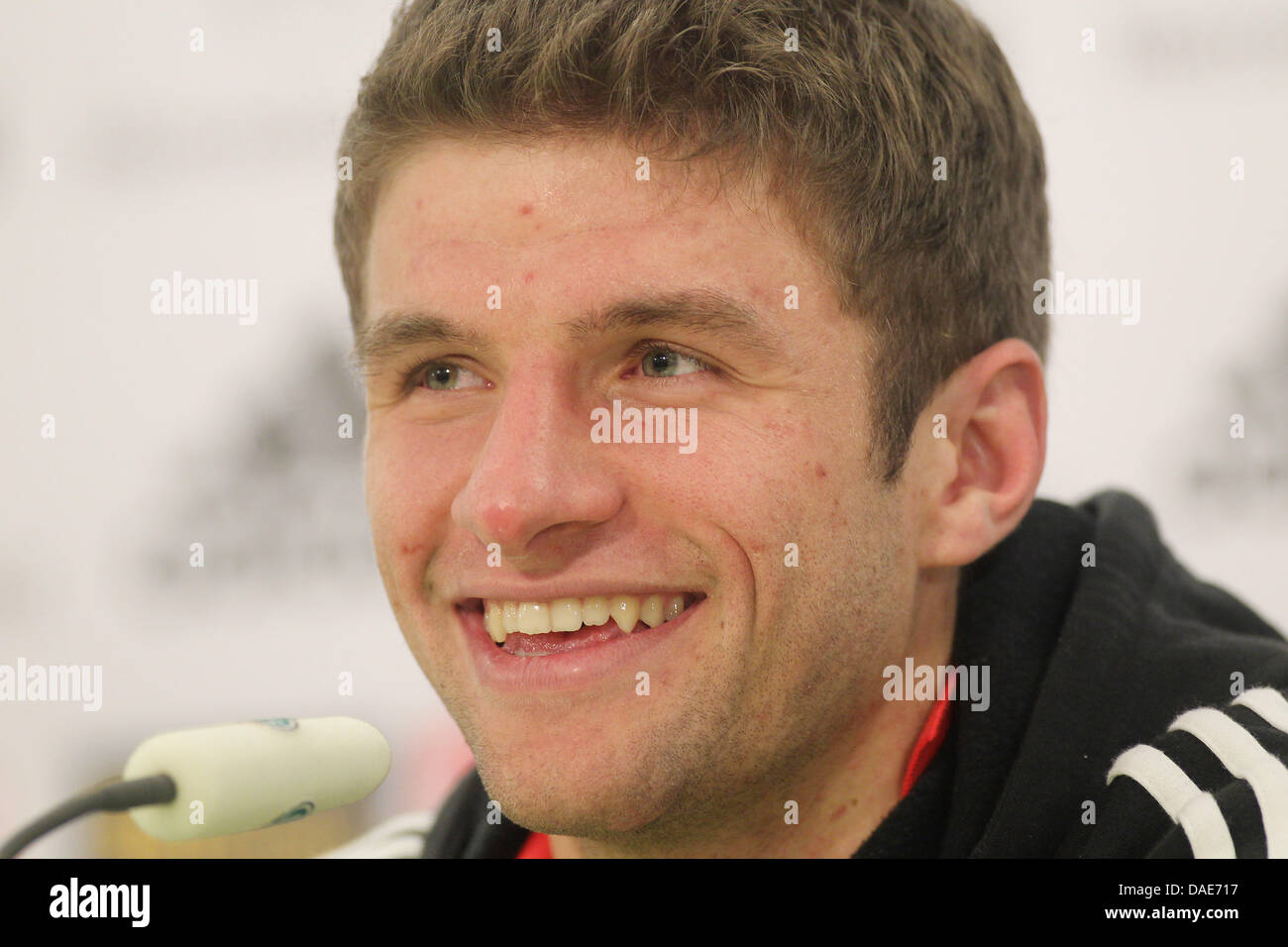Germany's Thomas Müller speaks during the press conference after the international friendly soccer match Germany vs Netherlands at Imtech Arena in Hamburg, Germany, 15 November 2011. Photo: Malte Christians dpa/lno Stock Photo