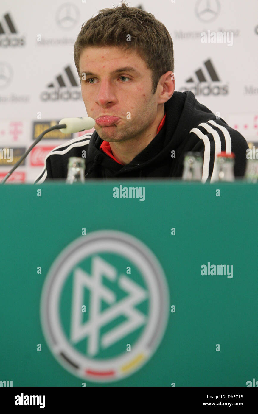 Germany's Thomas Müller speaks during the press conference after the international friendly soccer match Germany vs Netherlands at Imtech Arena in Hamburg, Germany, 15 November 2011. Photo: Malte Christians dpa/lno Stock Photo