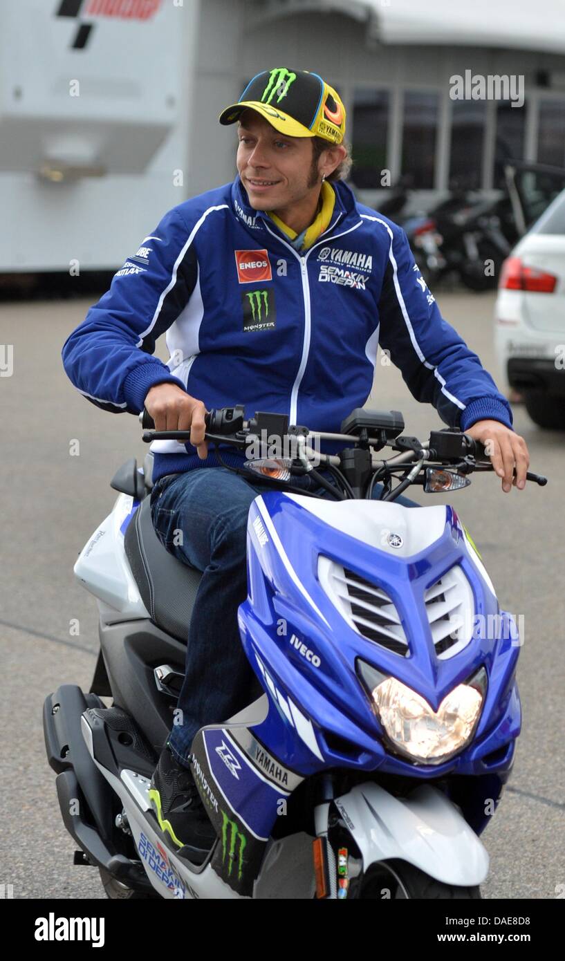 Valentino rossi moped deals