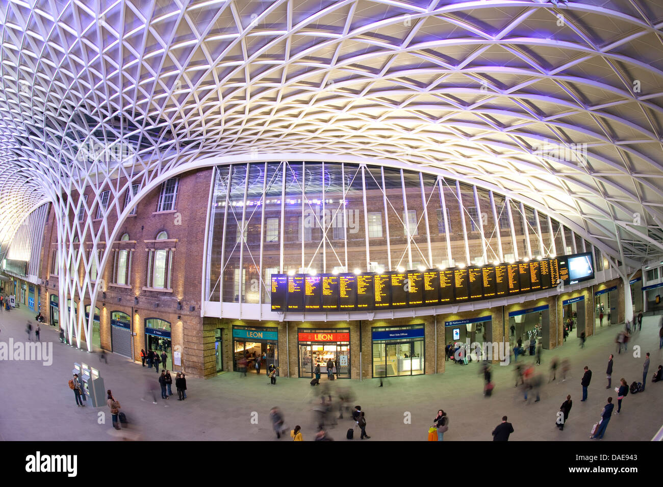 Kings Cross Station Concourse Roof High Resolution Stock Photography ...