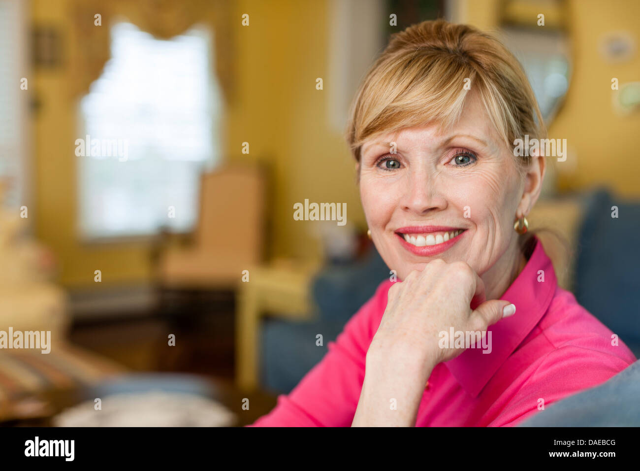 Portrait of mature woman at home hi-res stock photography and images ...
