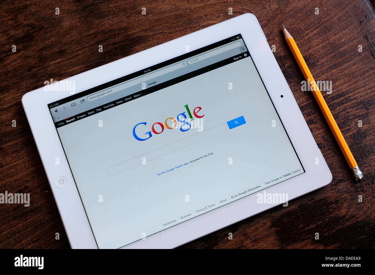 iPad screen with google search webpage Stock Photo