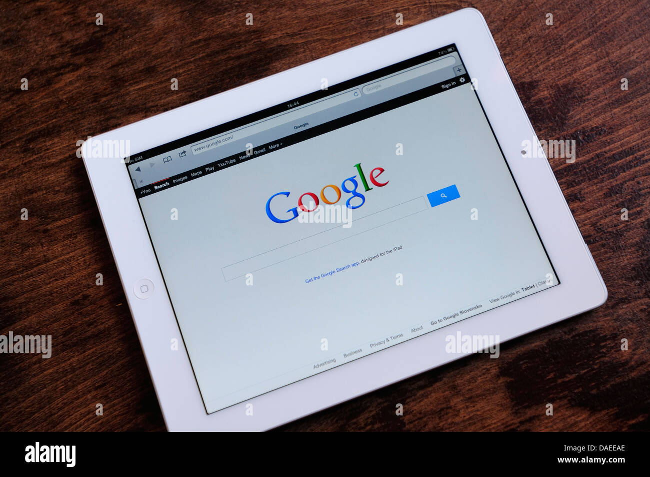 iPad screen with google search webpage Stock Photo