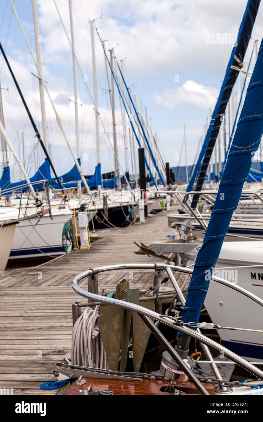 Boats slips hires stock photography and images Alamy