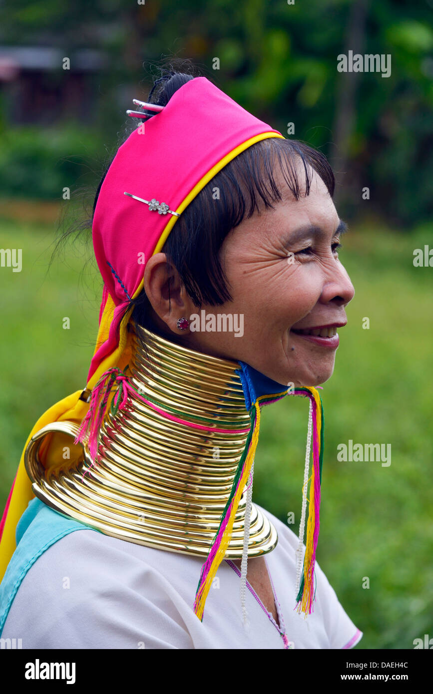 older 'Long Neck Karen' woman of the mountain tribe of the Karen wearing the traditional brass neck rings, Burma, Kayin-Staat, Pagaung Stock Photo
