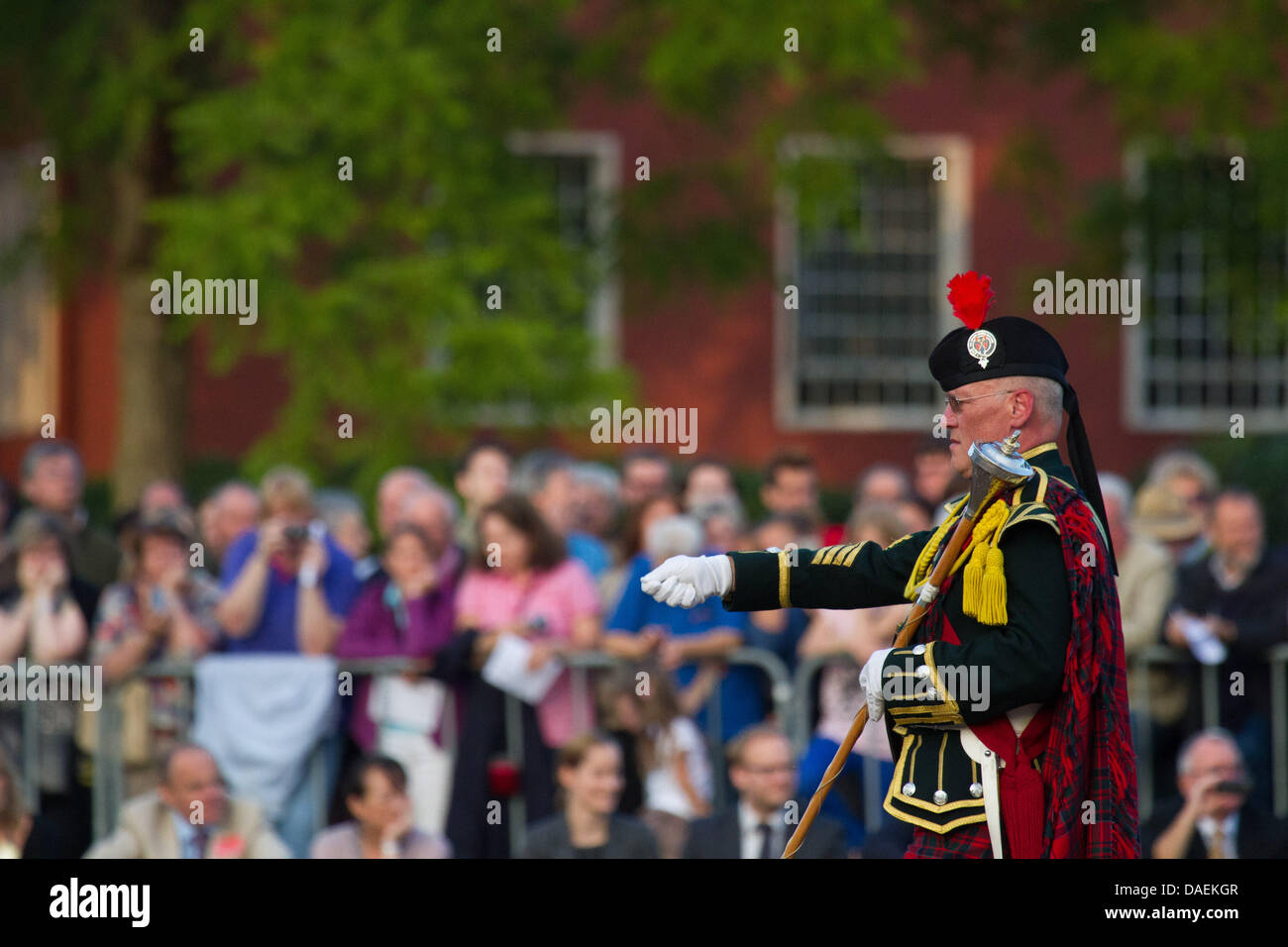 Bands from the British and German armies perform a Beating Retreat ceremony in front of The Big House, Rheindahlen Military Complex, Germany Stock Photo
