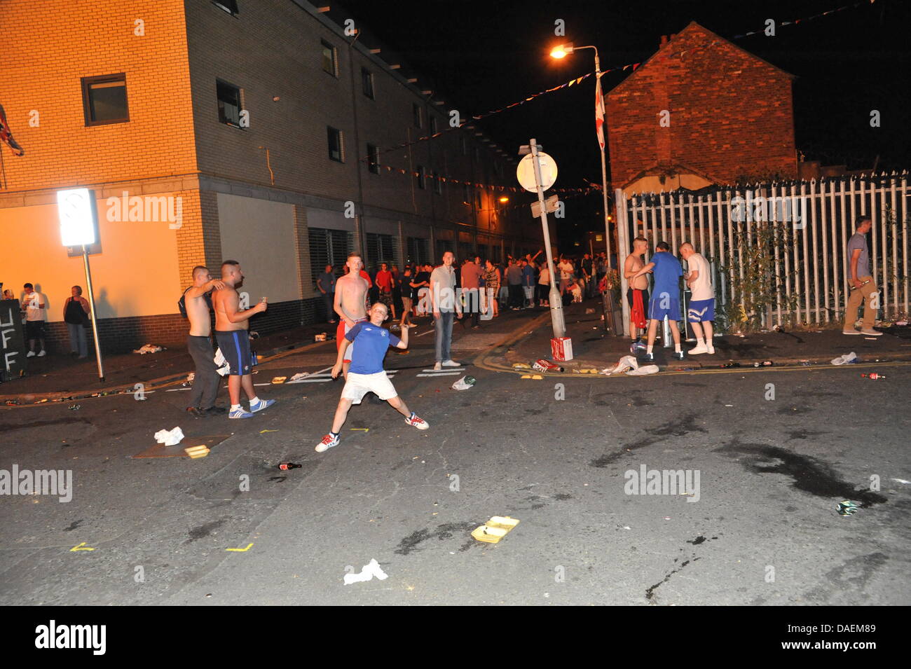 Bonfire on belfasts shankill road hires stock photography and images